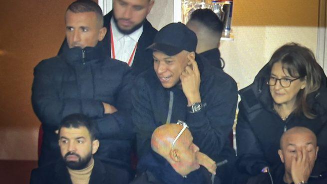 PSG: Luis Enrique quitó a Mbappé en el descanso, la reacción del francés y el mensaje que detonó todo