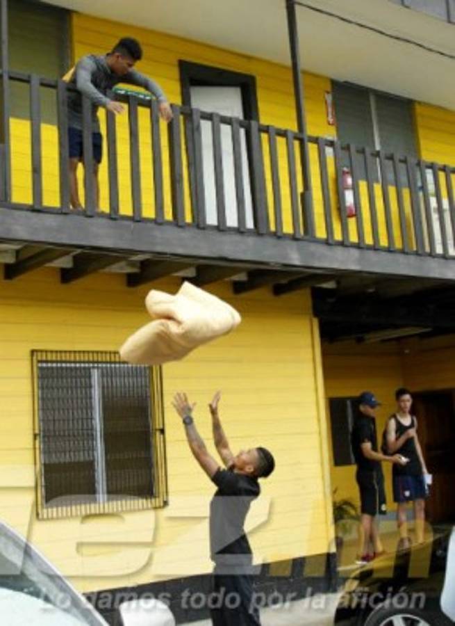 El curioso viaje de Real España a Tegucigalpa, llevaron hasta sus propias cobijas