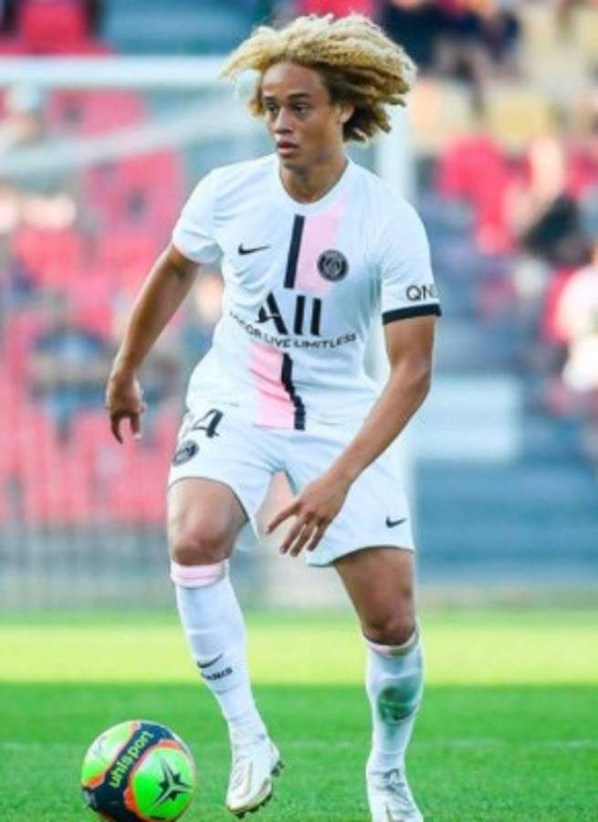 Así es la vida de Xavi Simons en París: su increíble salario en el PSG con 18 años y fue expulsado de su selección