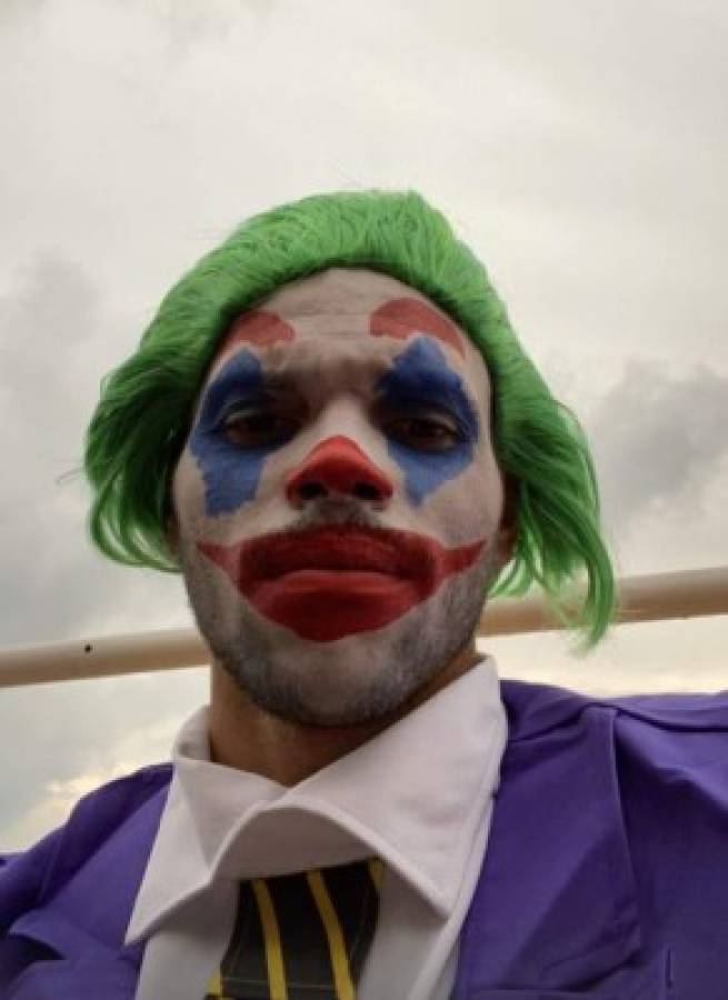 Figura del Barcelona se disfrazó del 'Joker' mientras el club atraviesa una crisis y los memes lo destrozaron