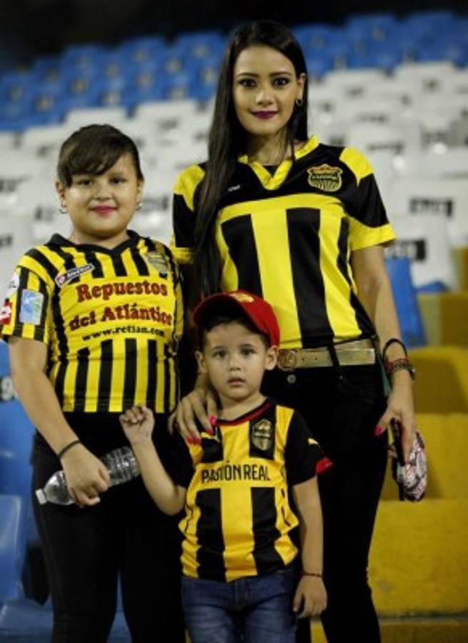 Las despampanantes chicas que adornaron la jornada dos de la Liga Nacional