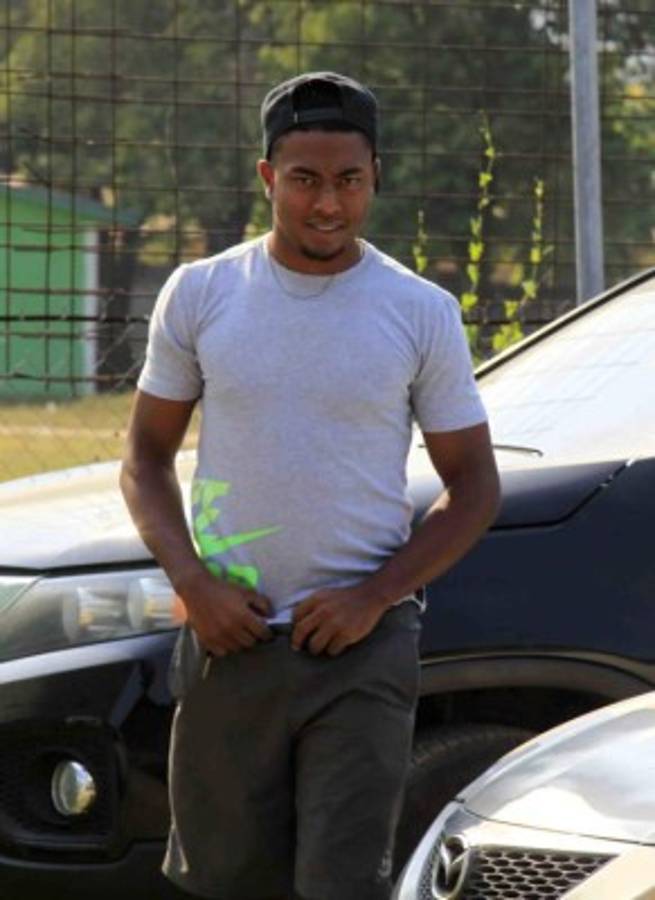 FICHAJES: Michaell Chirinos se va al extranjero y legionario regresa a Honduras