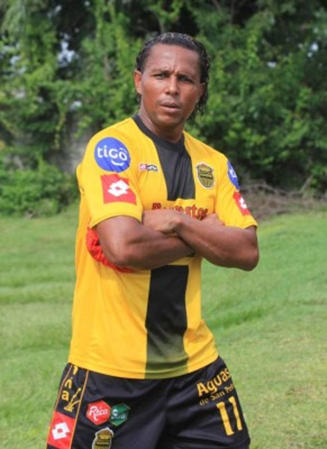 Los 10 datos que debes conocer de Carlos Pavón