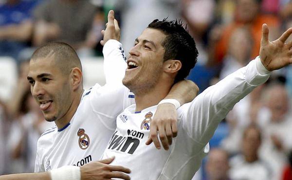 Cristiano Ronaldo y Karim Benzema jugaron juntos en el Real Madrid entre 2009 y 2018,.