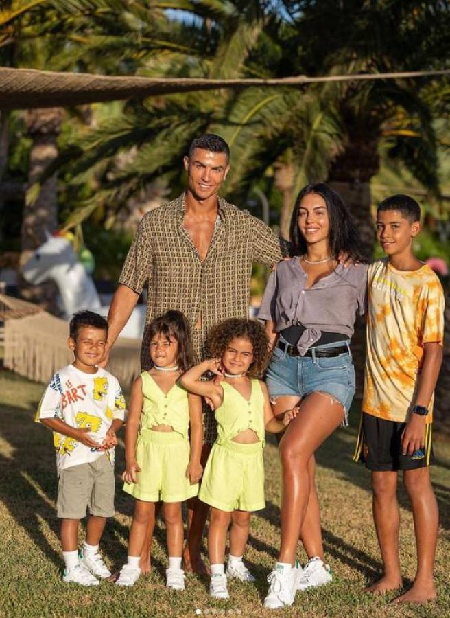 Las imágenes más íntimas de las vacaciones de Cristiano Ronaldo y Georgina Rodríguez en una exclusiva villa en Mallorca