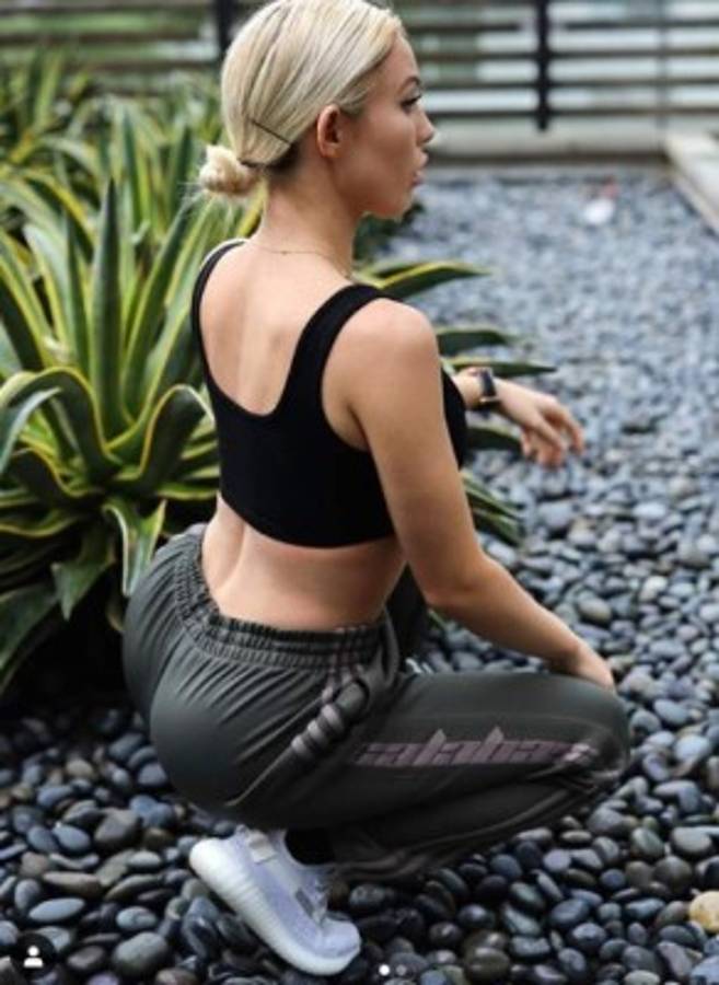 ¿Quién es? La sexy espontánea que enseñó de más al invadir la cancha en el Super Bowl