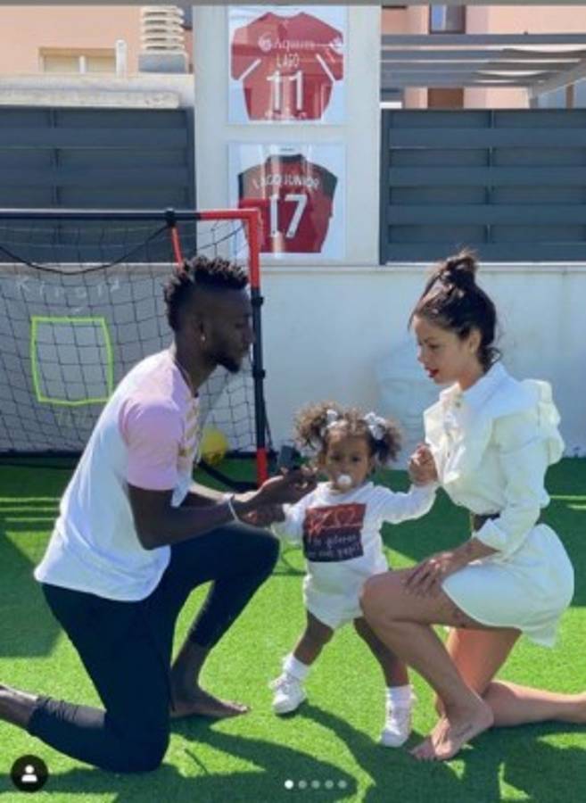 El coronavirus no detiene al amor: Futbolista pide matrimonio a su novia en plena cuarentena