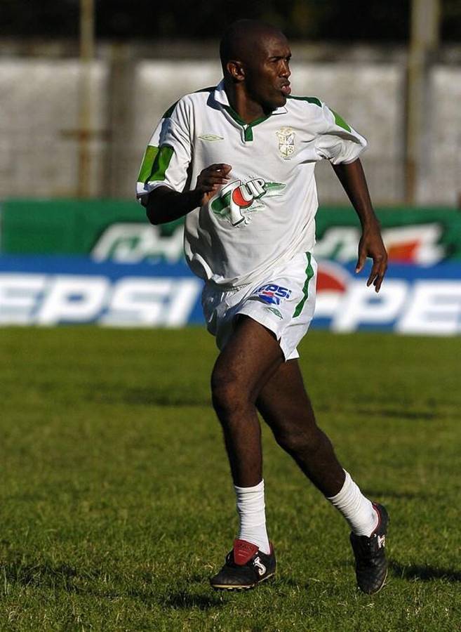 Lista privilegiada: ¡Los únicos 8 futbolistas en marcar más de 100 goles en Liga Nacional de Honduras!