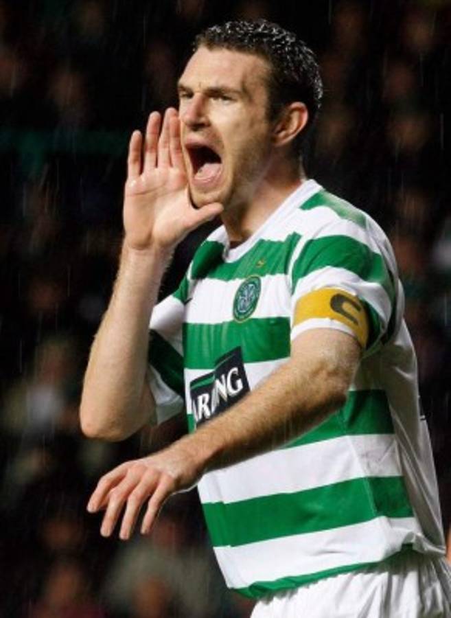 ¡Entre grandes! Emilio Izaguirre es escogido en el 11 histórico del Celtic de Escocia