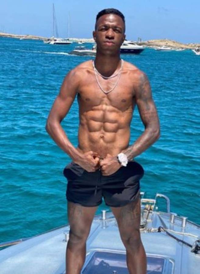 Real Madrid: La escapada de Vinícius tras ganar LaLiga y acompañado de dos preciosuras