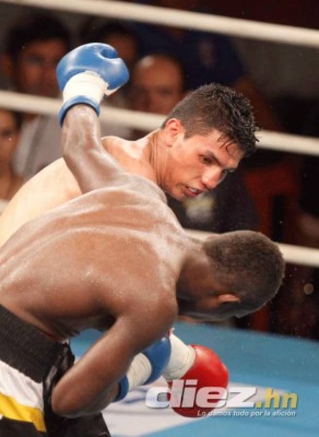 La mejores imágenes de la pelea etre el Escorpión Ruiz vs 'Veneno” Domínguez