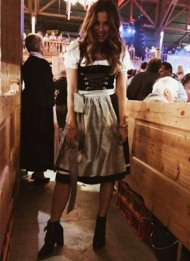 ¡Bella! La mujer de Robert Lewandoski se roba las miradas en el Oktoberfest