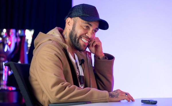 Sorpresa: Dani Alves señala a la estrella que debe fichar el Barcelona y el mensaje para los madridistas por la goleada en el Clásico