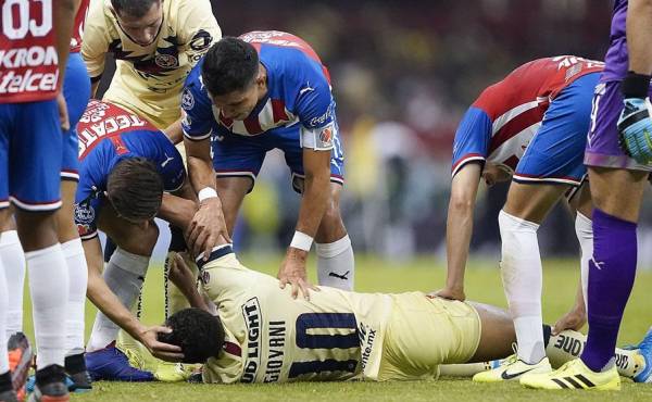 Giovani Dos Santos sufrió un corte terrible en el juego entre América y Chivas en 2019.