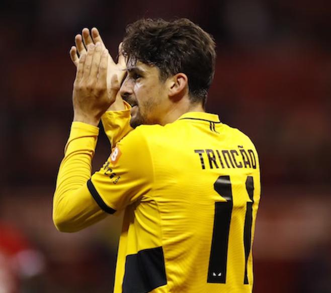 Fue compañero de Messi y revela: “Convivir con él fue raro, me saludaba con un beso, pero después me acostumbré”