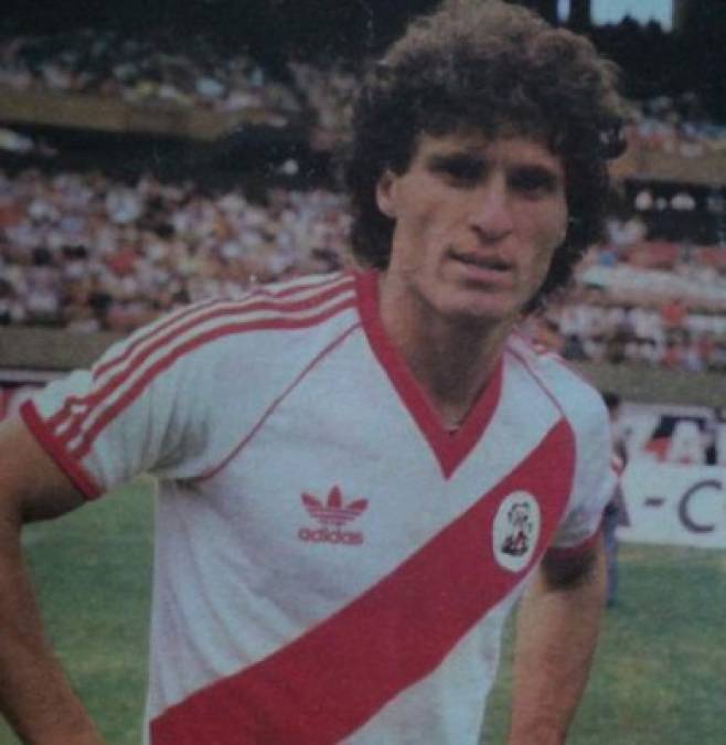 ¿Traidores? Los futbolistas que defendieron la camiseta de Boca y River en la historia