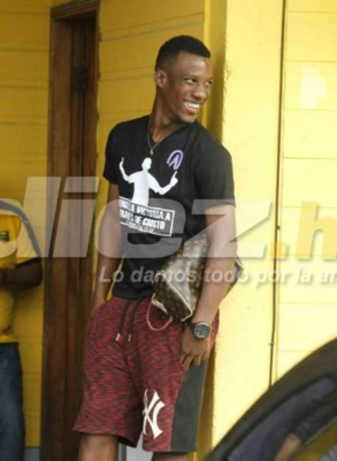 Entre regalos, jugando billar y muchas sonrisa se entrenó el Real España