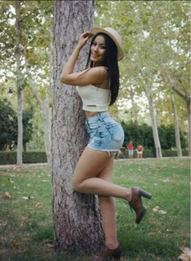 Las fotos más sexys de la explosiva periodista Elsa Oseguera