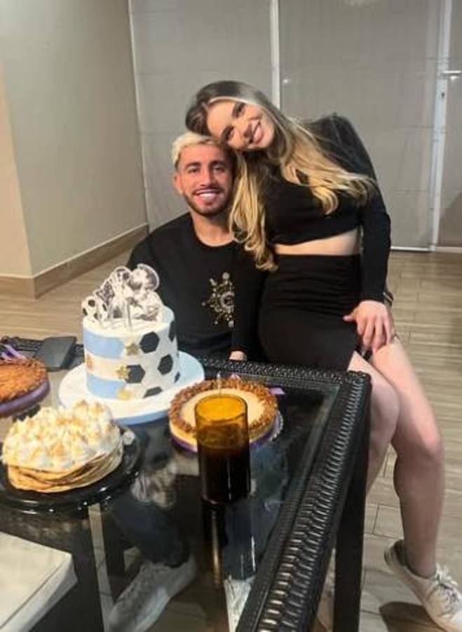 La historia de amor de Agustín Auzmendi con Cecilia García: así lo flechó la hondureña y hoy recibieron el mejor regalo de sus vidas