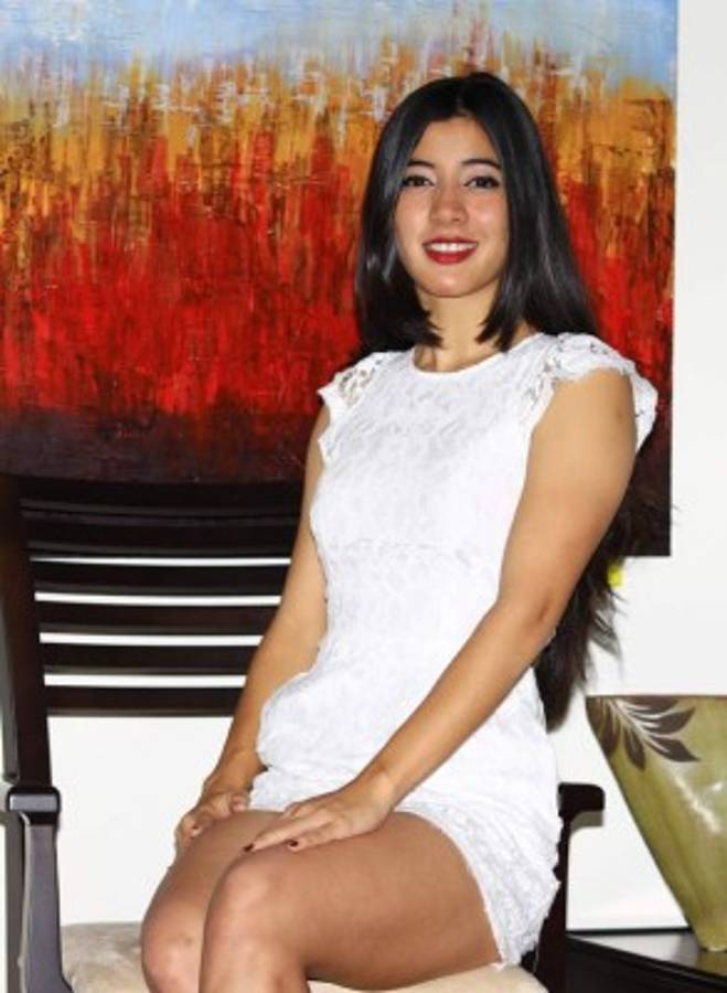 ¡BELLEZA! Así es Carolina Vaquedano, la chica que engalana 180 grados