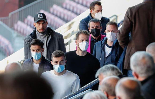 Su enorme recuerdo con Messi y recibió cariño de Pep Guardiola: Así fue el adiós definitivo del “Kun” Agüero al fútbol