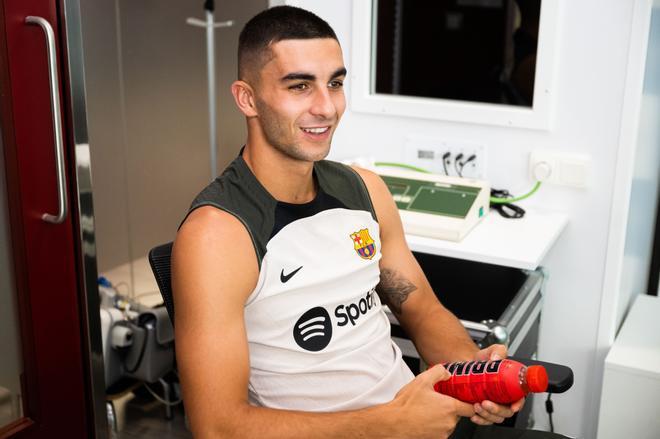 La decisión de Barcelona con Dest y en Real Madrid tapan el “9”: Así inició la pretemporada de los más grandes de España