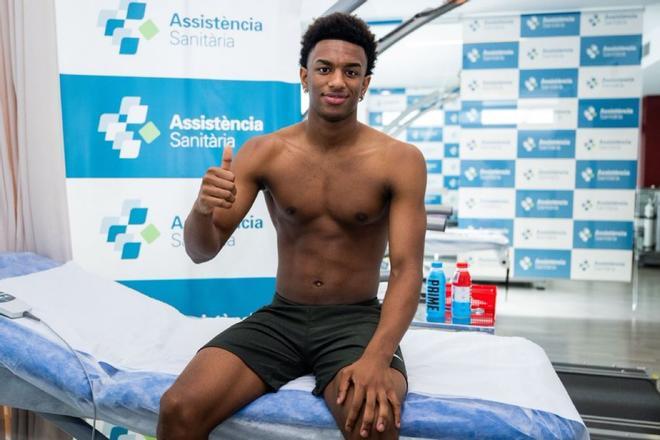 La decisión de Barcelona con Dest y en Real Madrid tapan el “9”: Así inició la pretemporada de los más grandes de España