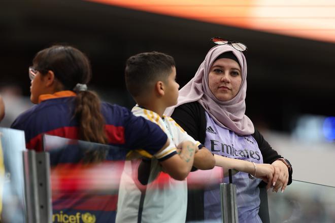 La agresión de Araújo a Vinicius, las cuatro víctimas del Clásico y la frustración de Ancelotti tras ser goleado por Barcelona