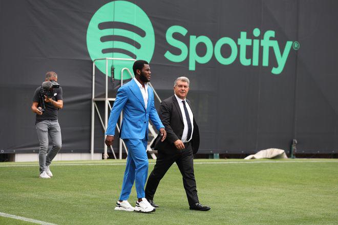 La confesión sobre Xavi y salta el nombre de Cristiano: Así fue la presentación de Franck Kessié con el FC Barcelona