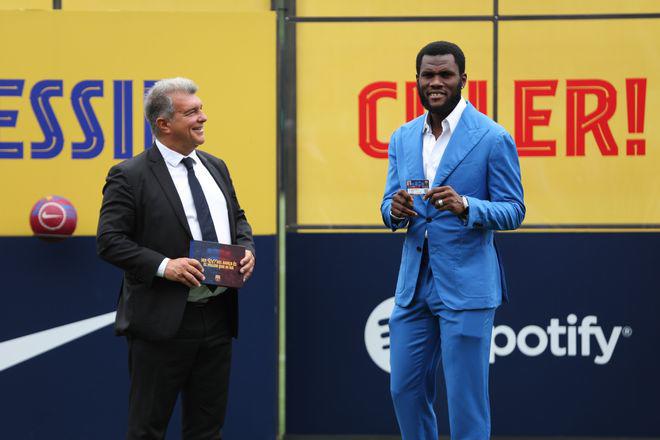 La confesión sobre Xavi y salta el nombre de Cristiano: Así fue la presentación de Franck Kessié con el FC Barcelona