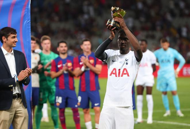 El apartado por Xavi, los dos que fueron abucheados y los gestos con Yamal en la victoria de Barcelona en el Joan Gamper