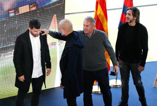 Su enorme recuerdo con Messi y recibió cariño de Pep Guardiola: Así fue el adiós definitivo del “Kun” Agüero al fútbol