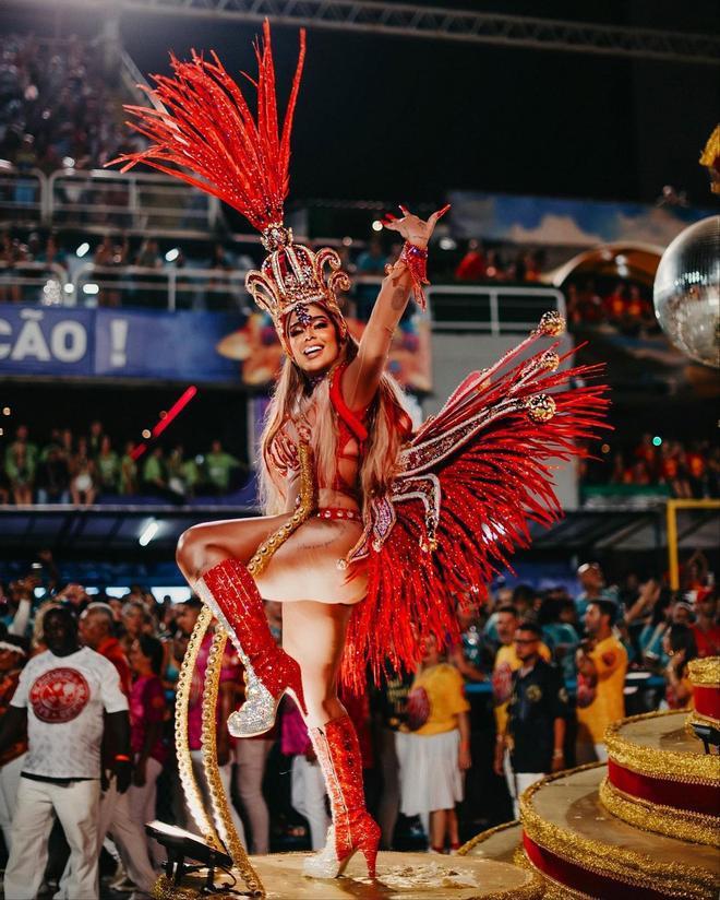¡Como nunca antes la viste! Hermana de Neymar se hizo una liposucción y arrasó en los carnavales de Brasil