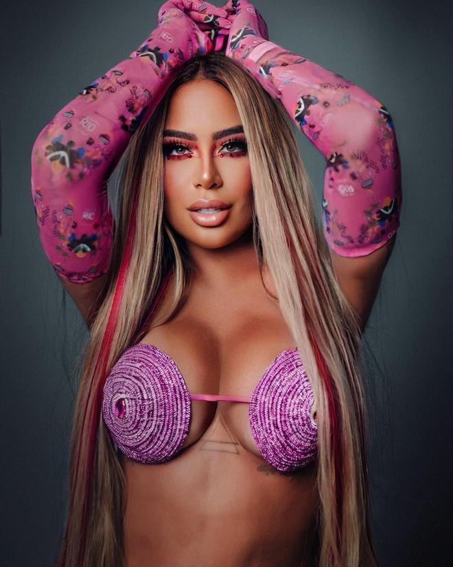 ¡Como nunca antes la viste! Hermana de Neymar se hizo una liposucción y arrasó en los carnavales de Brasil