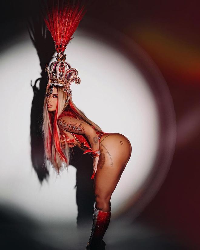 ¡Como nunca antes la viste! Hermana de Neymar se hizo una liposucción y arrasó en los carnavales de Brasil