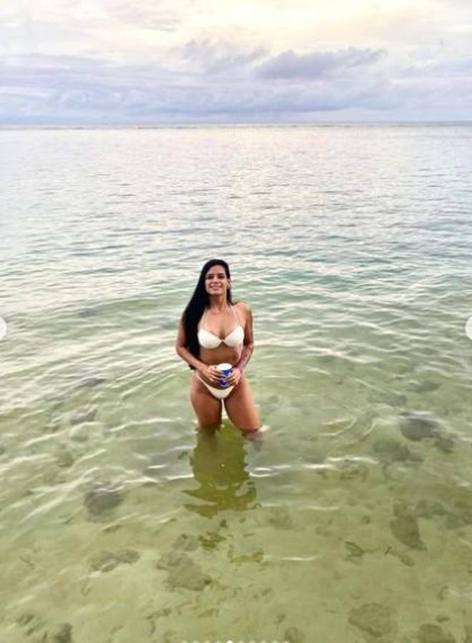 El ex del Olimpia Fabio de Souza y sus vacaciones con la hermosa Ana Gonçalves en Roatán; le pidió matrimonio