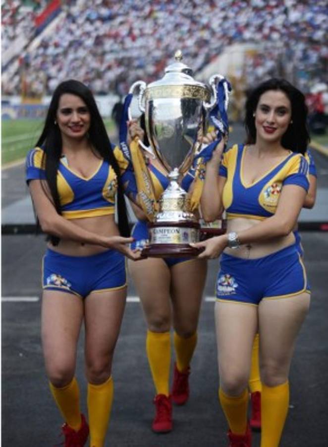 Las chicas más bellas de la gran final entre Olimpia y Real Sociedad