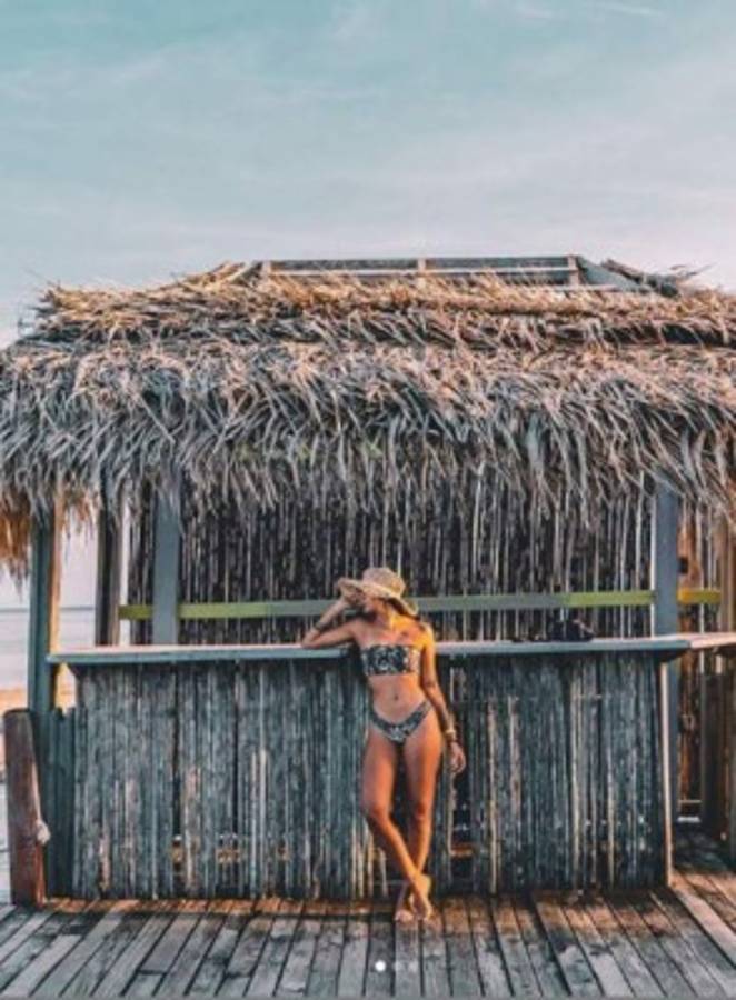 FOTOS: Roatán, 'inundada' de bellas turistas para la semana Morazánica 2019