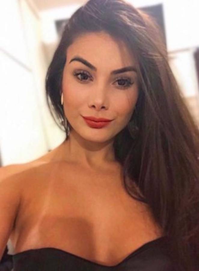 Fotos: Ana Karoline, la estudiante de administración y nueva novia de Romario