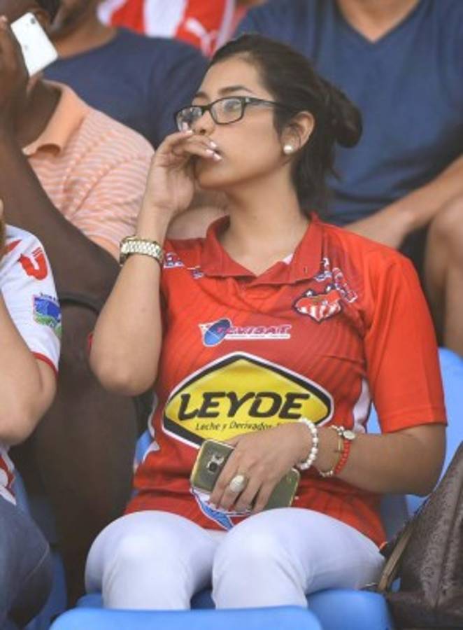 NO SE VIO POR TV: ¿Pinto viendo a Costly? Las fotos más curiosas en Honduras