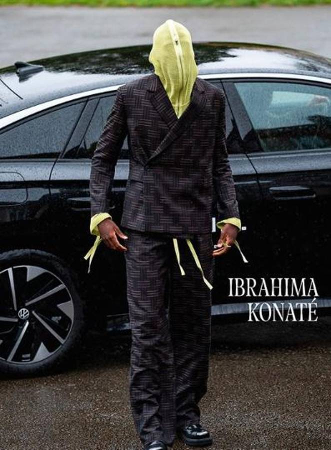 Misterio en Francia: el jugador que llegó encapuchado a la concentración y así se presentó Koundé