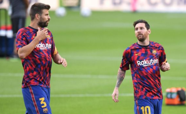Piqué dice que lloró por la salida de Messi del Barcelona y se desata el escándalo: ‘‘Eres tan falso, le dijiste al mediocre de Laporta que tenían que venderlo’’