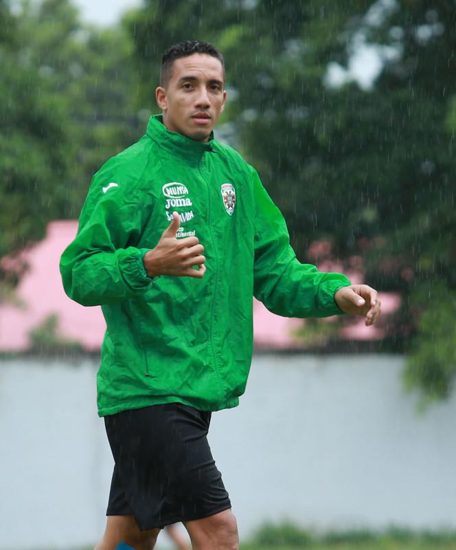 Con 45 años y en el extranjero: 15 futbolistas hondureños que pensaste se habían retirado pero siguen activos