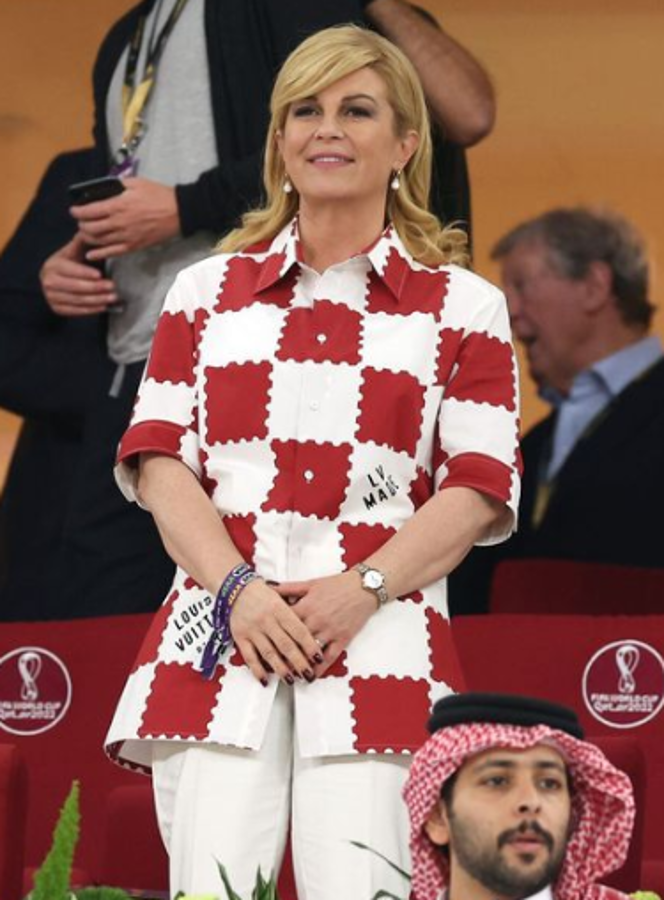 Fue un talismán en Rusia-2018 y ahora promete volver para la final en Qatar: ¿Qué fue de la hermosa expresidenta de Croacia?