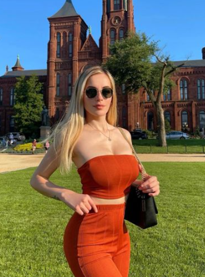 Así es la preciosa modelo de Onlyfans que puso en aprietos a la