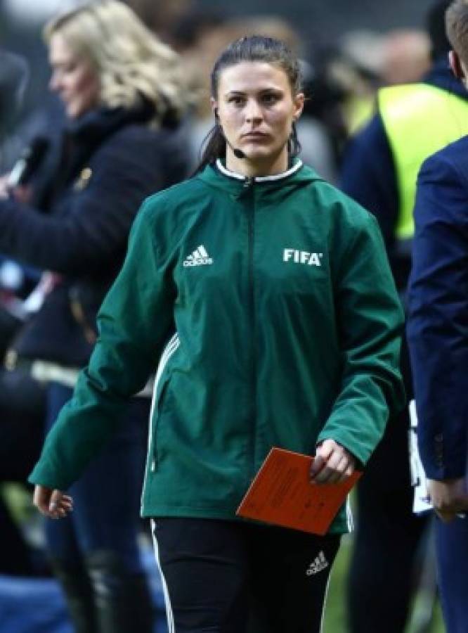 ¡La mujer del árbitro Michael Oliver es una enamorada del Real Madrid!