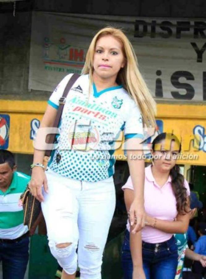 ¡Mamitas! Puerto Cortés se llena de chicas lindas para el Platense-Olimpia