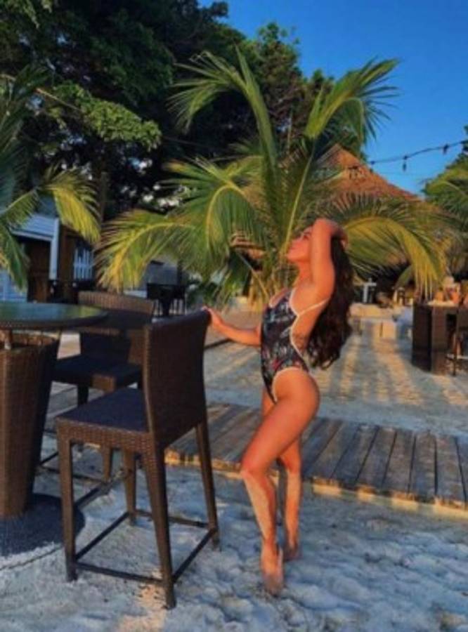 FOTOS: Roatán, 'inundada' de bellas turistas para la semana Morazánica 2019