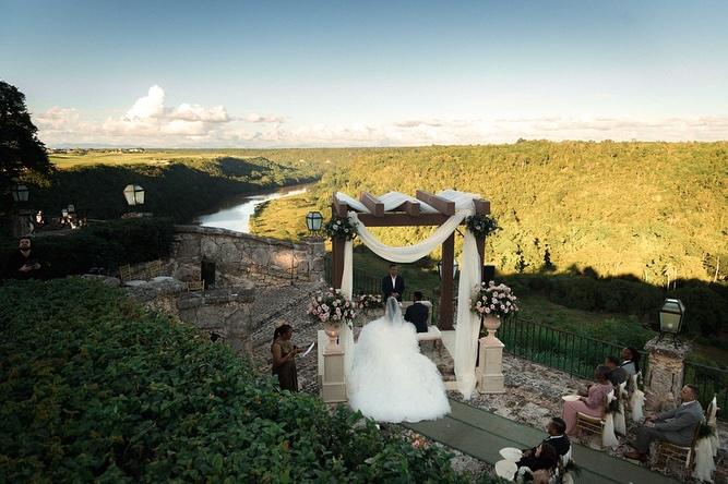 Choco Lozano se casó en República Dominicana con hermosa modelo hondureña: fotos de la linda boda y el cantante invitado