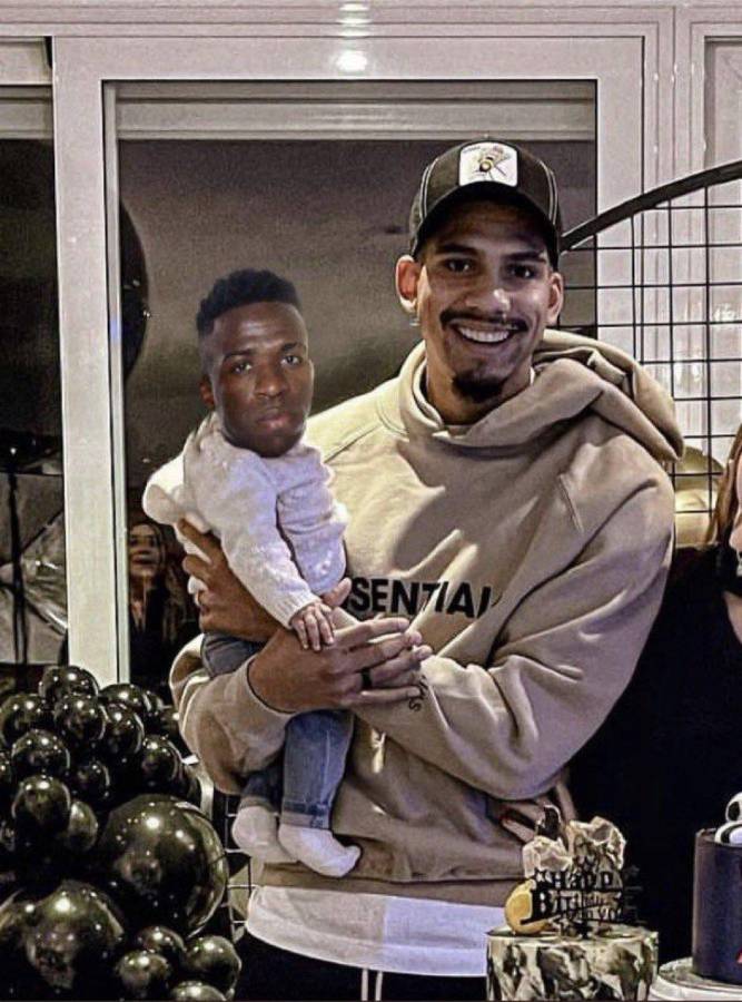 Los memes que destrozan a Vinicius y Ansu Fati por quitarle el gol a Kessié en el Real Madrid-Barcelona